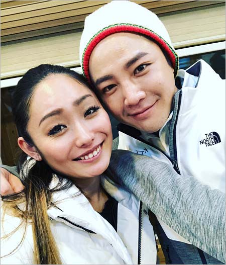 平昌五輪の聖火ランナーを務めた安藤美姫&チャン・グンソクの密着ツーショット