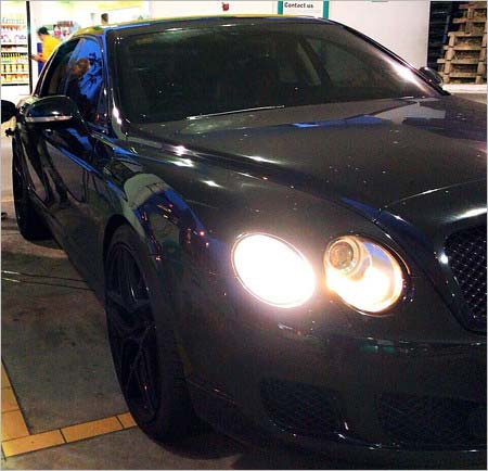 GACKTのベントレー外観