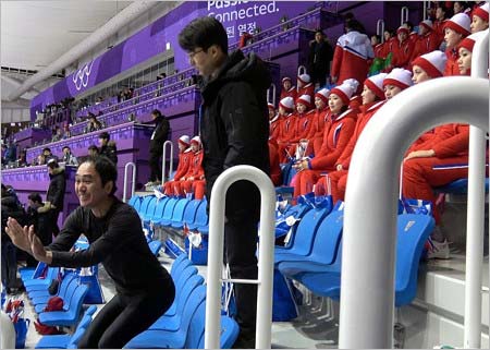 平昌五輪の会場で目撃の江頭2:50と北朝鮮の美女応援団