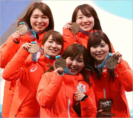 銅メダルを獲得したカーリング女子日本代表・LS北見