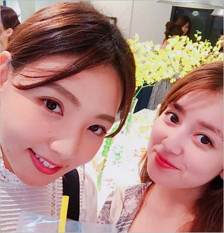 野呂佳代と奥真奈美のツーショット2枚目