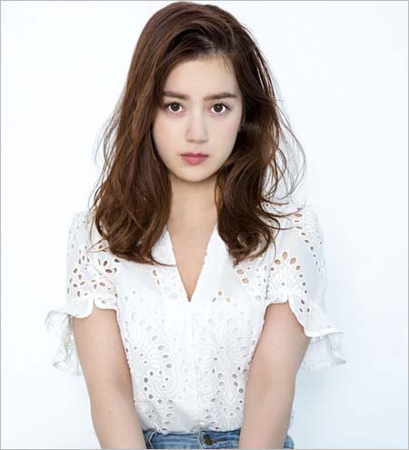 奥真奈美の最新写真