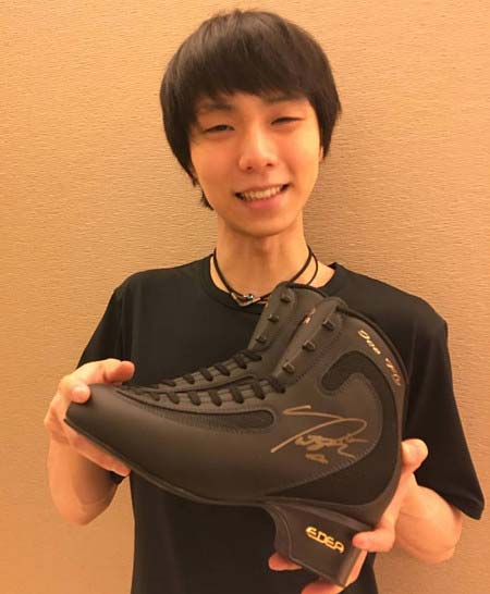 2018年の東日本大震災チャリティーオークションにスケート靴を提供した羽生結弦