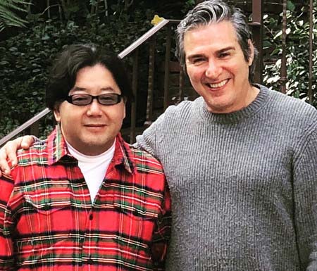 秋元康とペドロ・ダミアン