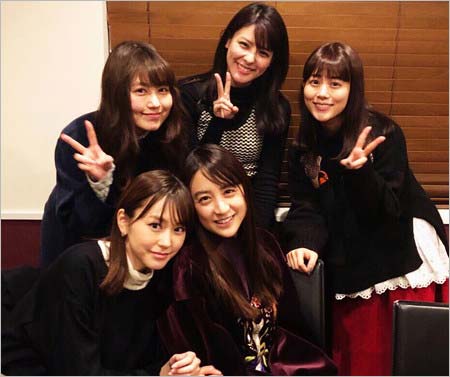 『女子ーズ』メンバーの集合写真