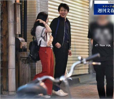 田野優花と中川晃教の週刊文春ツーショット1枚目