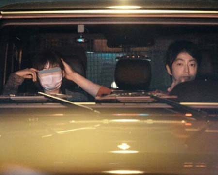 大沢たかおと岩田絵里奈のフライデー密会（カラー）