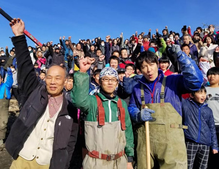 池の水ぜんぶ抜く
