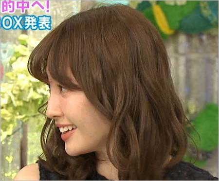 小嶋陽菜2017年2月放送の『馬好王国～UmazuKingdom～』横顔1枚目