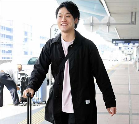 結婚報道に言及のおばたのお兄さん