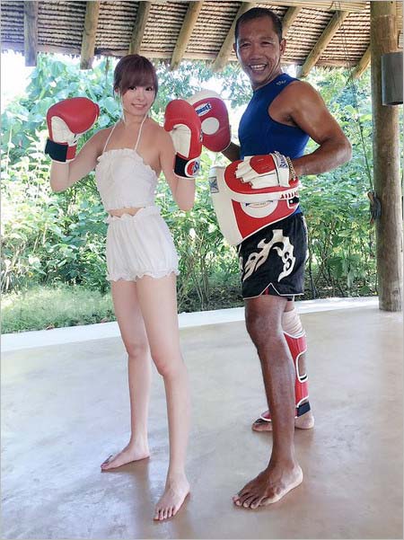 きゃりーぱみゅぱみゅのムエタイ修正加工疑惑写真