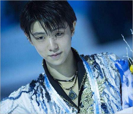 菊地晃が製作のペンダントを着用した羽生結弦