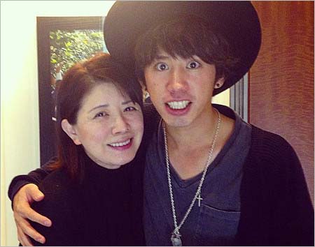 Takaと母親の森昌子