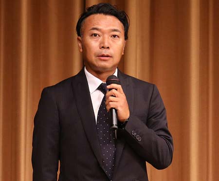 謝罪会見した片山晋呉