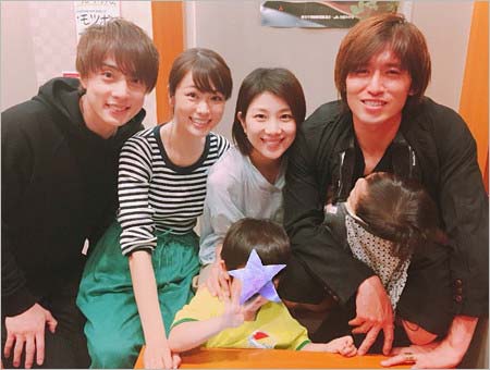 潮田玲子・増嶋竜也夫妻と五十嵐圭・本田朋子アナ夫妻の写真