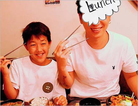 土屋アンナの長男と夫