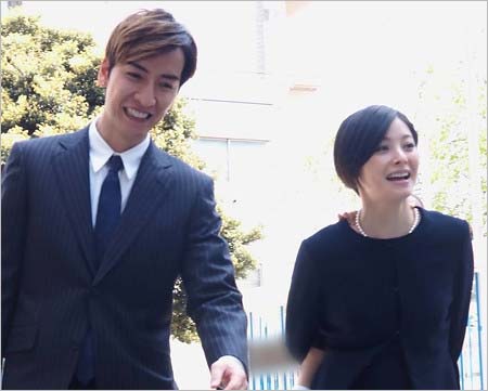 橘慶太・松浦亜弥・長女の写真