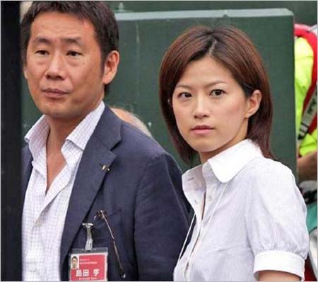 元テレビ朝日の石井希和アナウンサーと元夫・島田亨