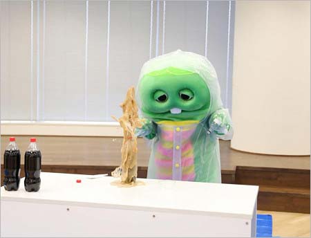 メントスコーラに挑戦のガチャピン