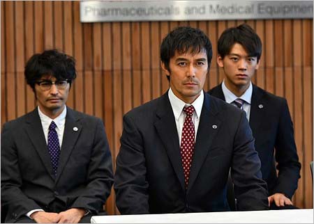 TBSドラマ『下町ロケット』ワンシーン、安田顕、阿部寛、竹内涼真