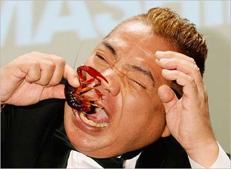 鼻ザリガニ、出川哲朗の十八番ネタを披露している姿