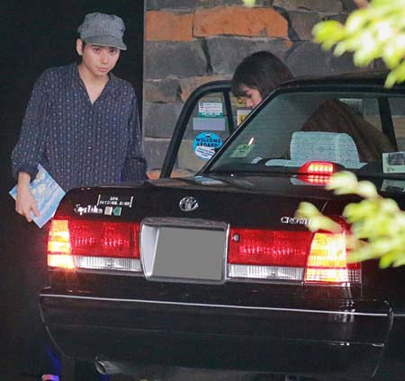 村上虹郎と池田エライザの最新写真、復縁し自宅マンションデートをフライデー報道