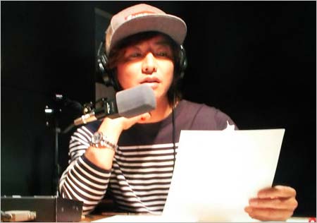 『木村拓哉のWhat's UP SMAP!』ラジオブースでの木村拓哉