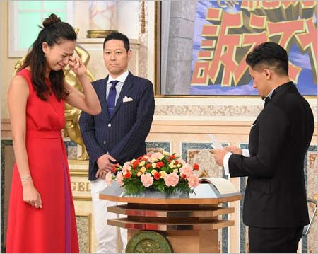 7月22日放送の『行列のできる法律相談所』で卜部弘嵩選手からプロポーズを受けた高橋ユウ1枚目