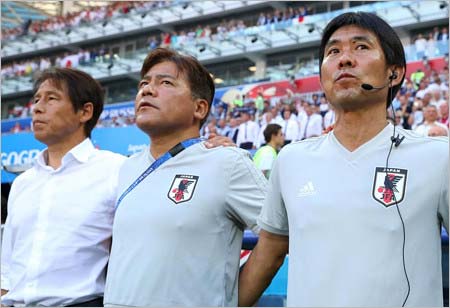 西野朗監督、手倉森誠コーチ、森保一監督