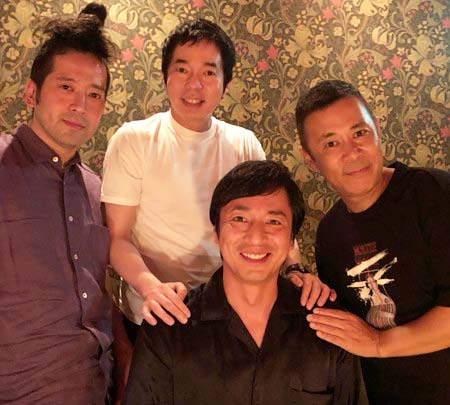 独身芸人の今田耕司、ナインティナイン岡村隆史、チュートリアル徳井義実、ピース又吉直樹のプライベート写真