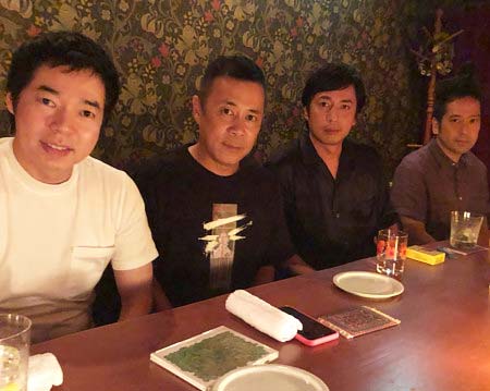 アローン会のメンバー(今田耕司、岡村隆史、徳井義実、ピース又吉)