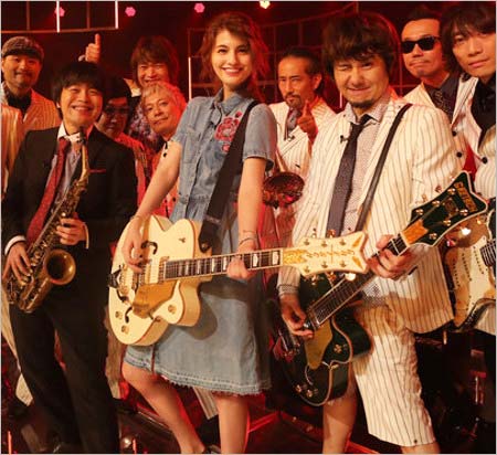 バズリズムで共演の横山健&マギーら