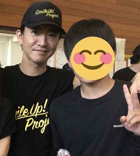 広島県安芸郡坂町小屋浦で炊き出しボランティアをした木村拓哉