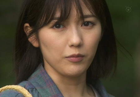 『いつかこの雨がやむ日まで』第1話の渡辺麻友