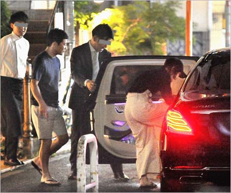 剛力彩芽＆ゾゾタウン前澤友作社長がプライベートで東京・西麻布の会員制レストランデート