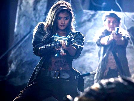 映画『バイオハザード: ザ・ファイナル』出演のローラ