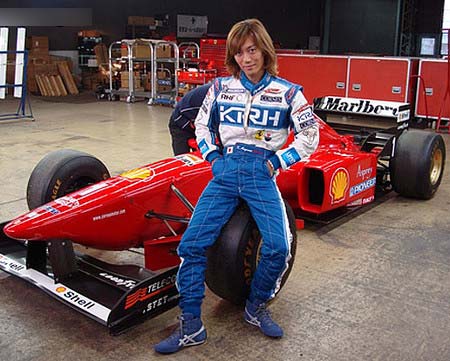 フェラーリ王子・青山光司とレーシングカー