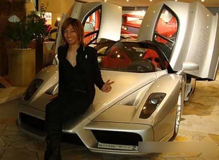 青山光司社長とフェラーリ