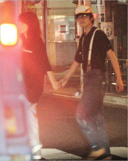 北村匠海とLicaxxx手つなぎツーショット画像、週刊文春撮影