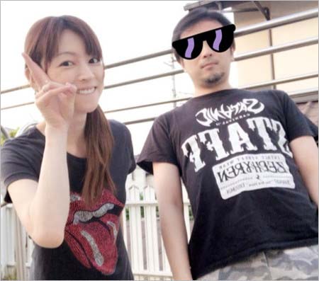 吉澤ひとみ容疑者と夫の画像