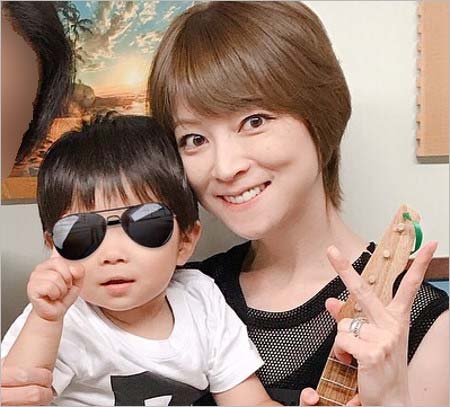 吉澤ひとみ容疑者と息子の画像