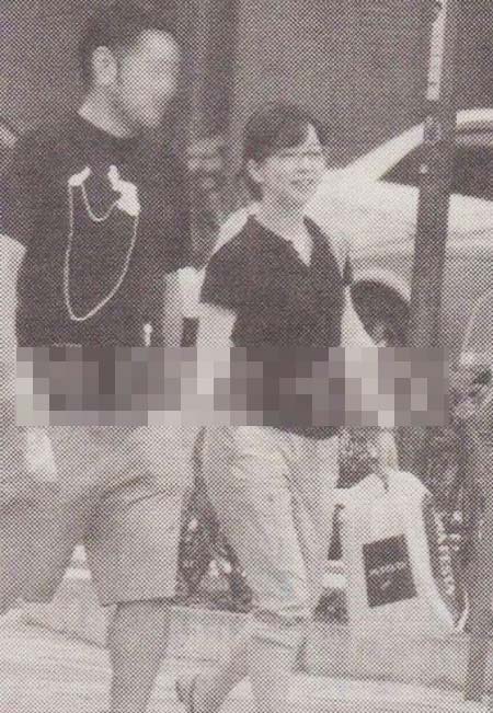 週刊文春・松尾由美子アナの熱愛スキャンダル記事写真