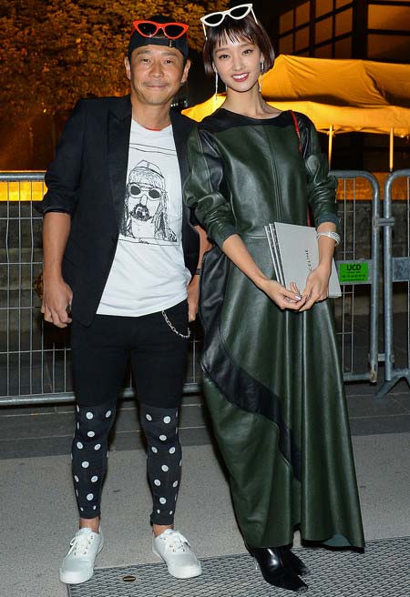 前澤友作社長＆剛力彩芽のパリコレツーショット