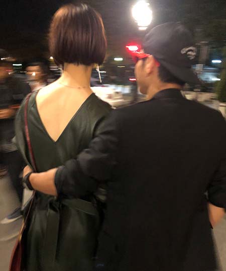 前澤友作(まえざわゆうさく)と剛力彩芽(ごうりきあやめ)フランス・パリでのツーショット画像