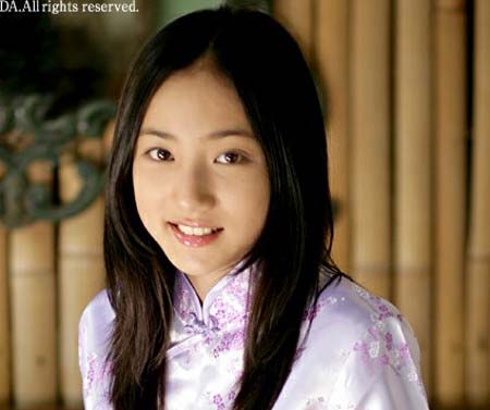 紗綾がデビュー当時11歳の頃の画像