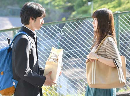 有村架純と岡田健史のツーショット