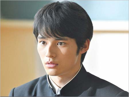 中学聖日記でデビューした岡田健史(おかだけんし)