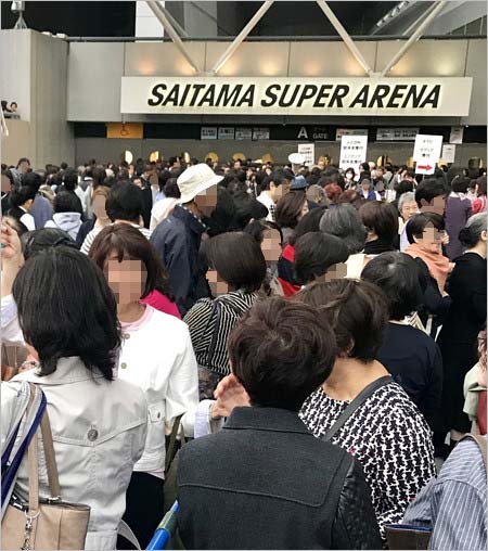 さいたまスーパーアリーナ公演に集まったジュリーファン