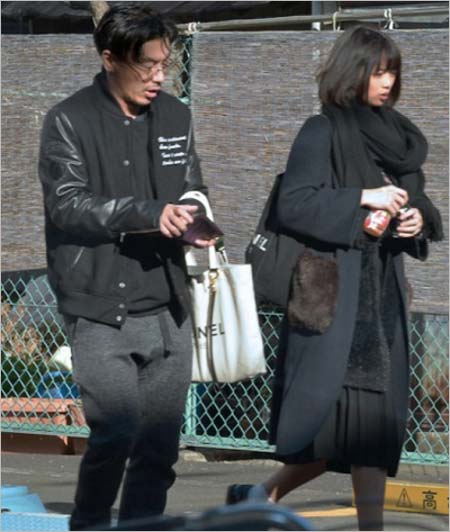 SUと江夏詩織のフライデー朝帰りツーショット画像