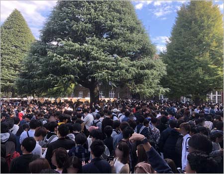 橋本環奈が出演イベント・立教大学の学園祭イベント混雑の様子3枚目